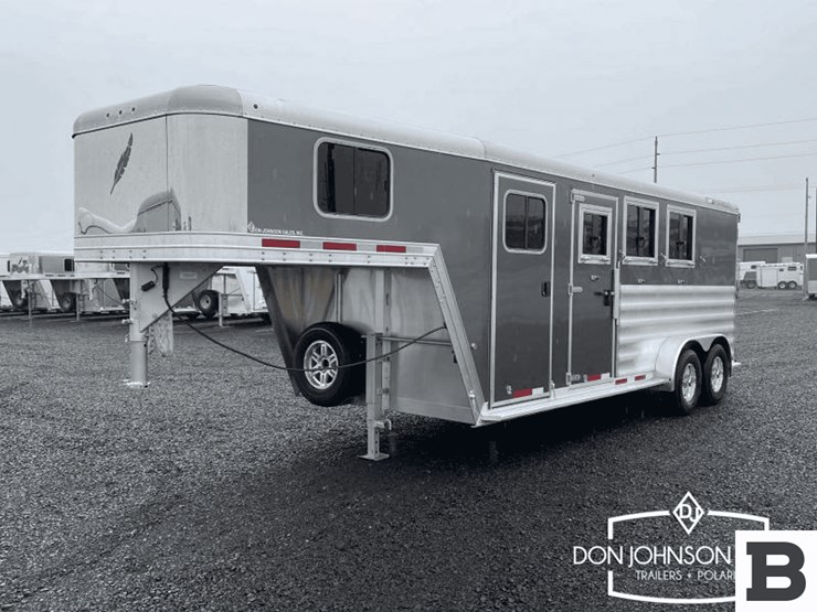 2024-featherlite-9600-7350-3-h-gooseneck-horse-trailer-image-1