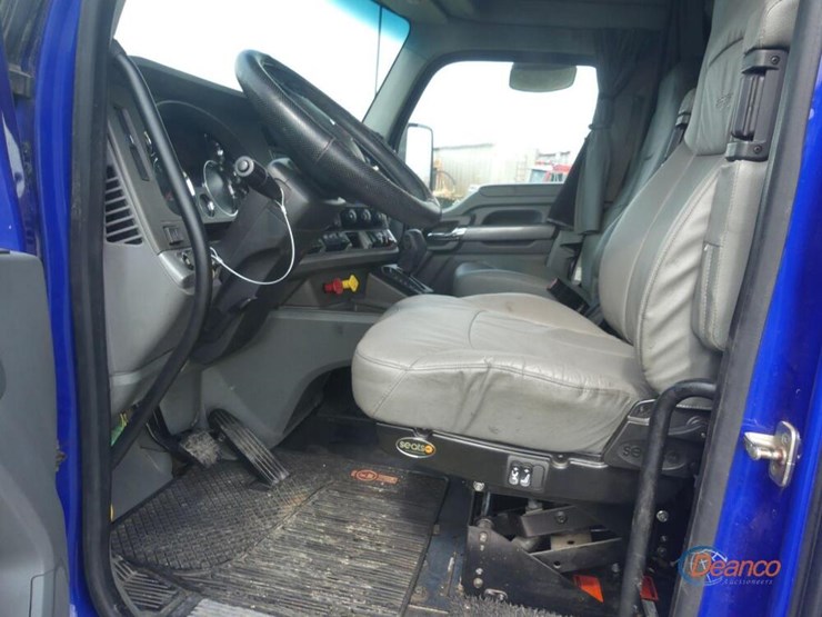 2017-kenworth-t680-image-14