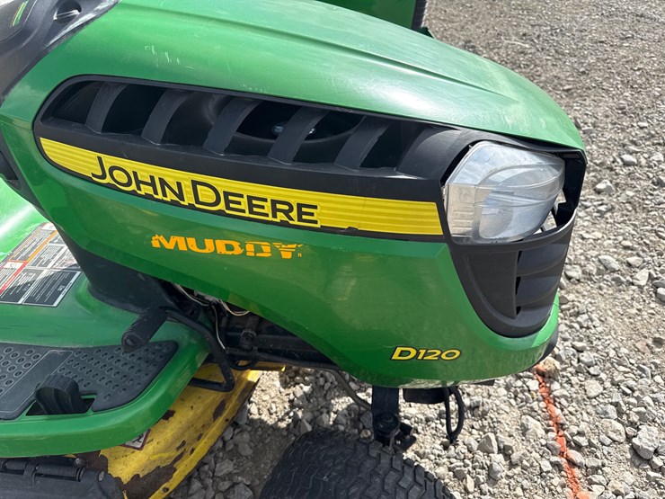 john-deere-d120-image-8