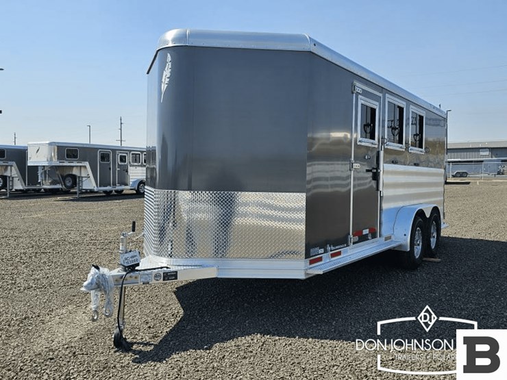 2024-featherlite-9400-73pt-3-h-horse-trailer-image-1