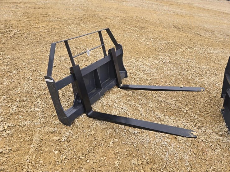 #8098-•-new-landhonor-mini-skid-steer-pallet-forks-image-1