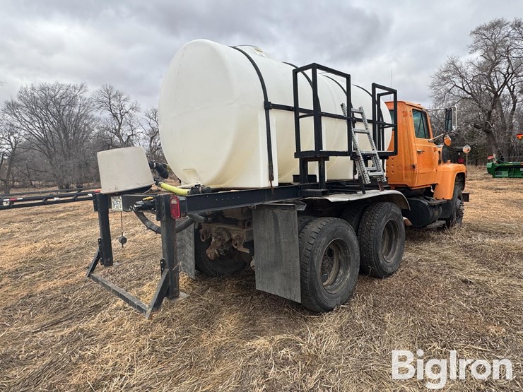 1990-ford-lt8000-image-5