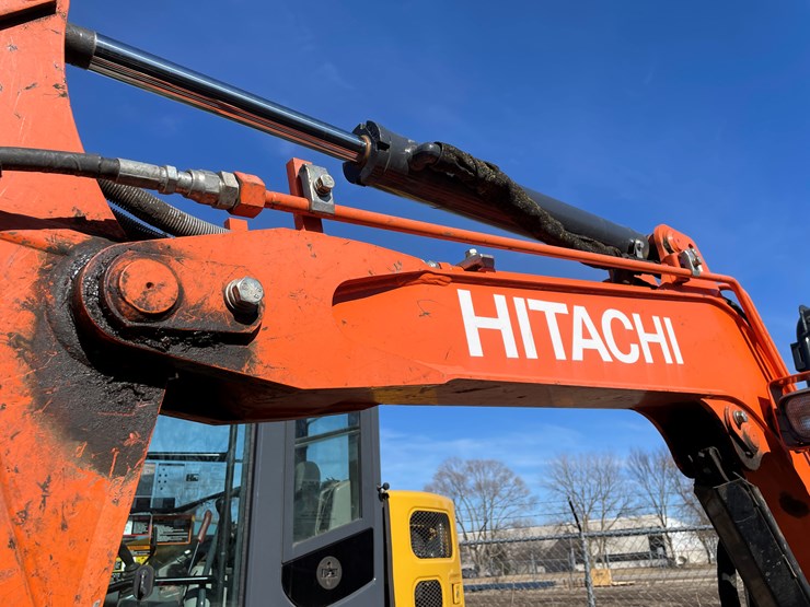 hitachi-zx30u-image-17