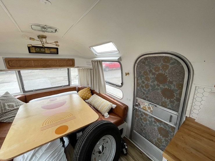 #1435-•-1978-airstream-land-yacht-31'---fully-remodeled,-road-ready-(has-wi-title)-(of)-image-89
