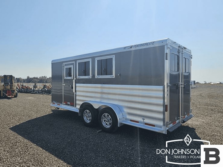 2024-featherlite-9400-73pt-3-h-horse-trailer-image-5