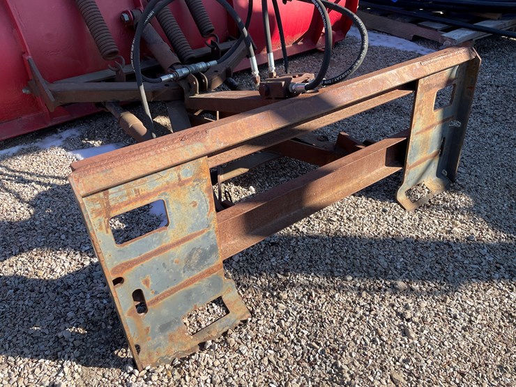 #6077-•-universal-mount-skidsteer-snow-pusher-image-5