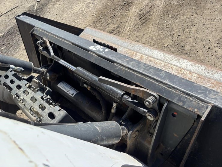 2018-bobcat-s550-image-11