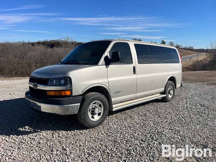 2006-chevrolet-express-g3500-image-1