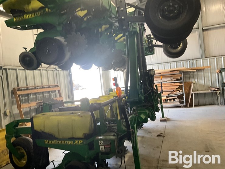 2011-john-deere-1720-image-4