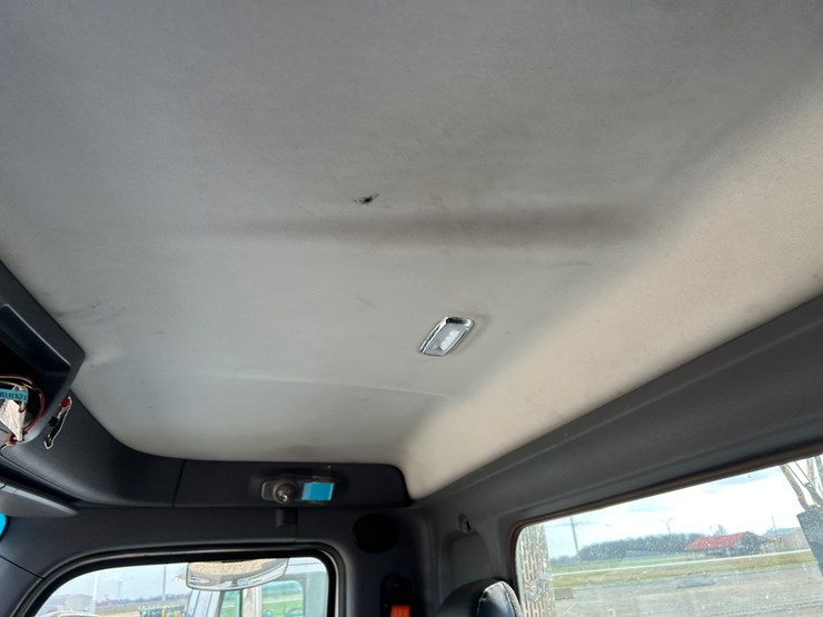 2016-peterbilt-579-image-67