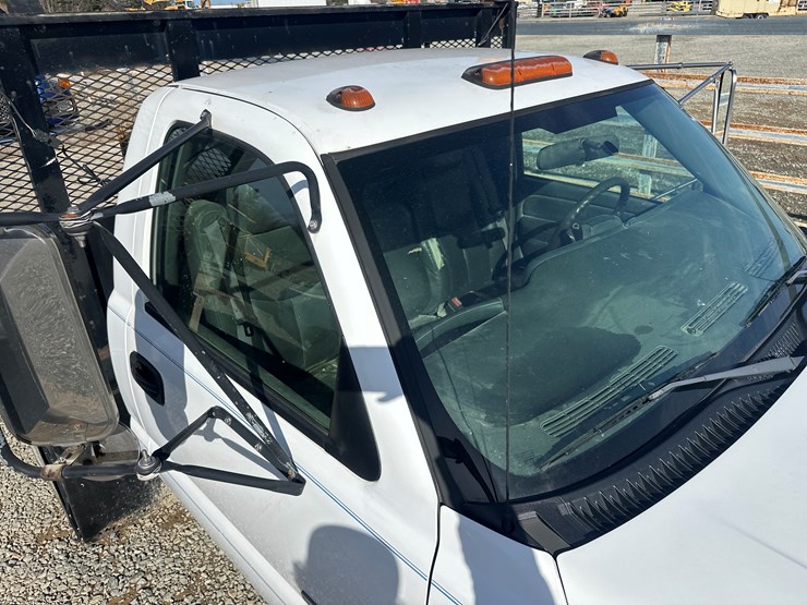 2005-gmc-3500-image-11