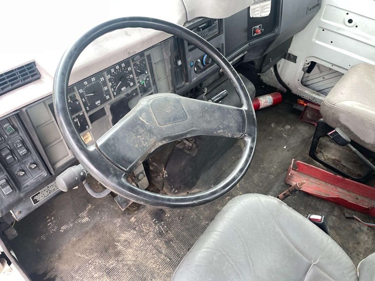 1999-international-4700-image-11