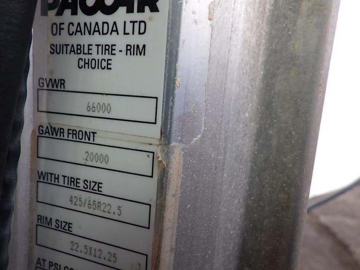 2007-peterbilt-335-image-39