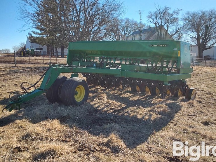 john-deere-750-image-1