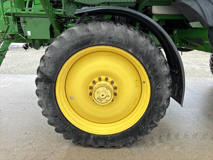 2015-john-deere-r4038-image-57