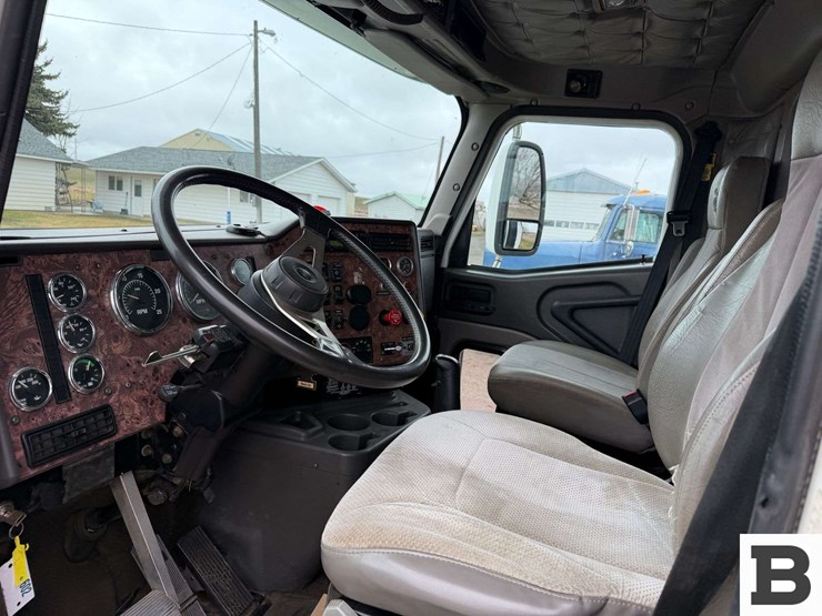 2001-international-9200-image-56