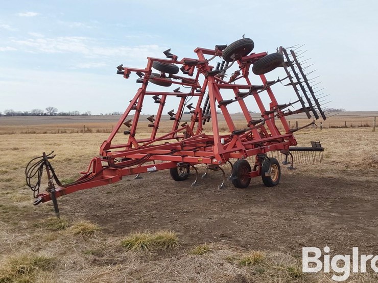 case-ih-4800-image-1