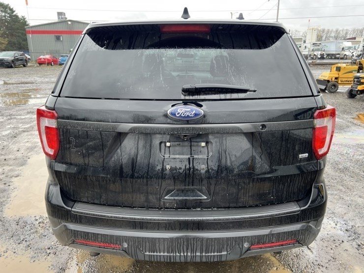 2018-ford-explorer-image-5