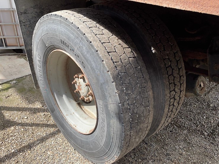 tag-#68,-1986-chevrolet-kodiak-grain-truck-image-11