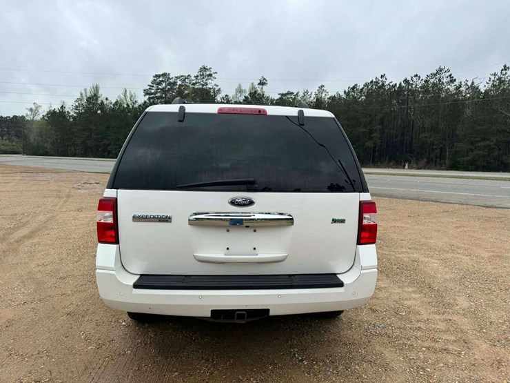 2014-ford-expedition-limited-image-9