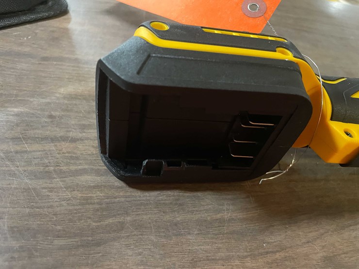 #2291-•-dewalt-style-cordless-ratchet-wrench-with-case-(pr11)-image-7