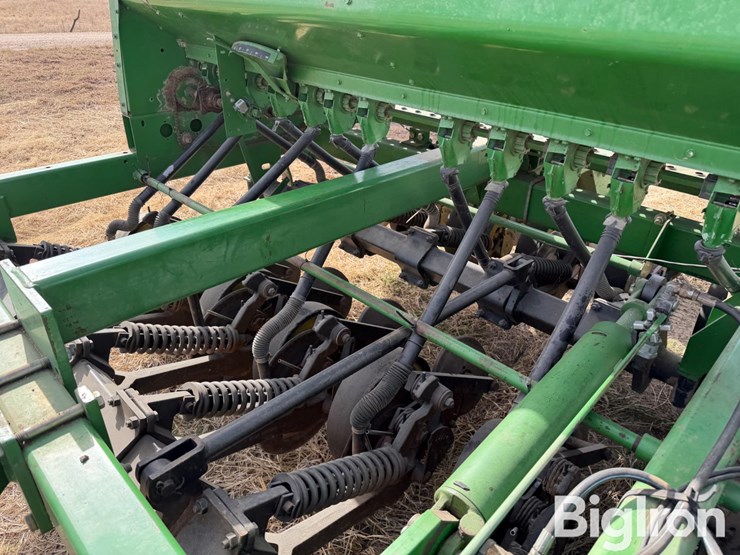 john-deere-750-image-19