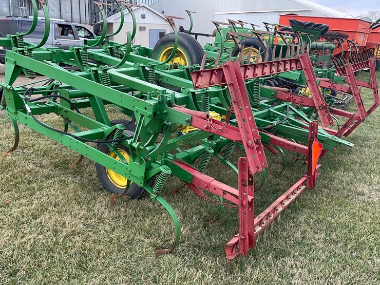 john-deere-1010-image-8