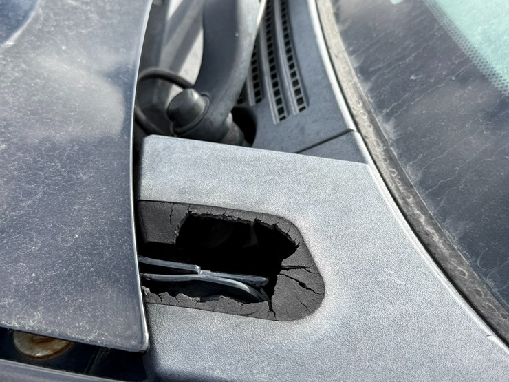 2014-chevrolet-tahoe-image-16