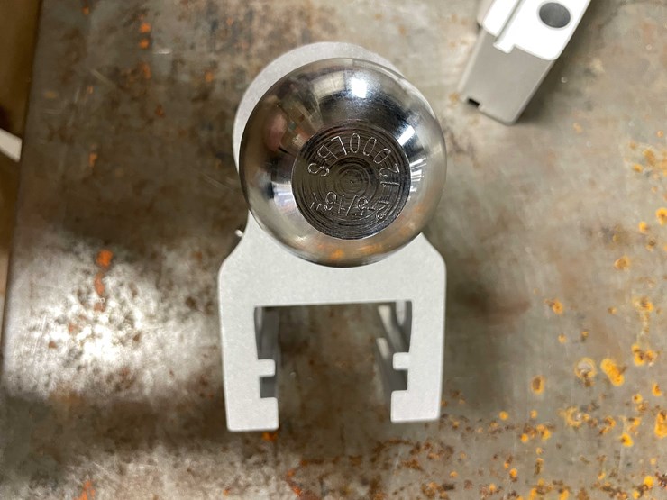 #2334-•-new-heavy-duty-trailer-hitch-(cw)-image-4