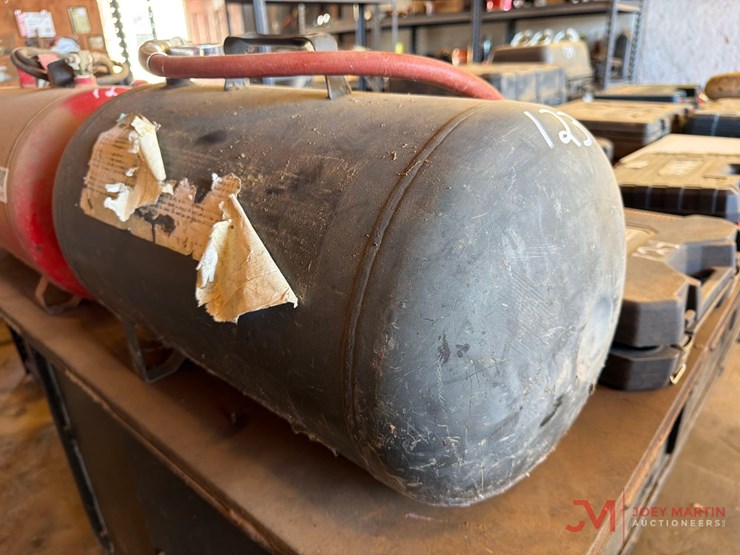 kobalt10-gallonportable-air-tank-image-1