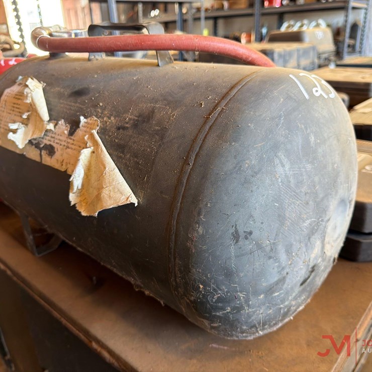 KOBALT10 GALLONPORTABLE AIR TANK