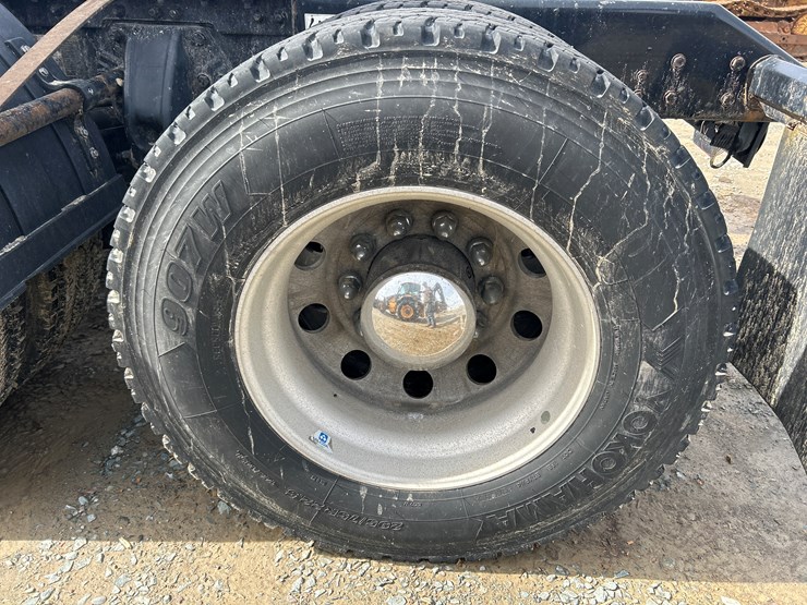 2017-kenworth-t680-image-102