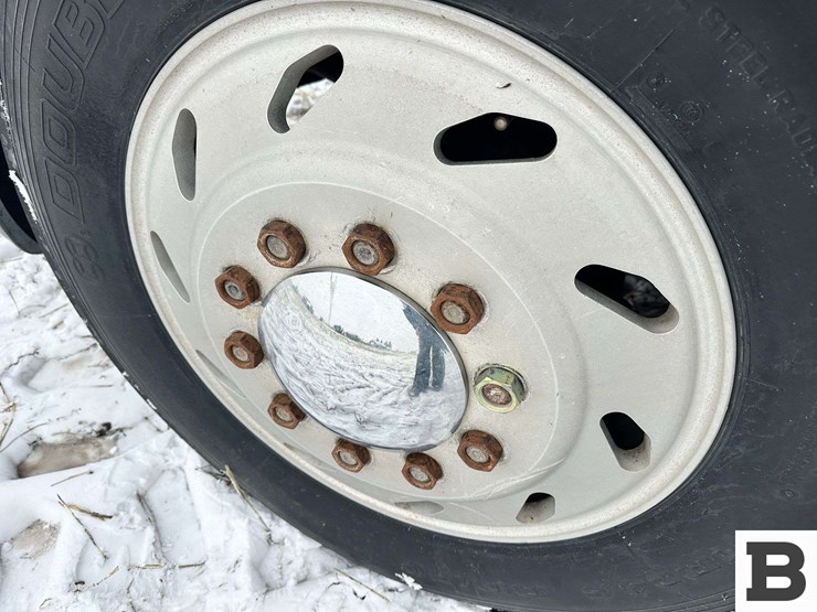 1999-freightliner-fld120-image-34