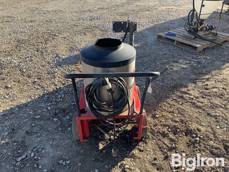 hotsy-555ss-portable-heated-power-washer-image-6