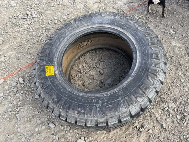 #34924-•-12.50/r20-tire-inv#-34924-image-1