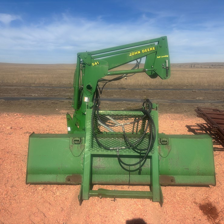 JOHN DEERE 541
