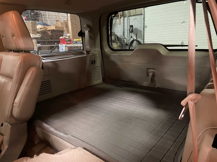 2014-ford-expedition-limited-image-33