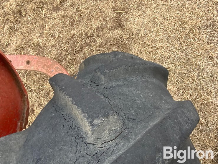 mccormick-farmall-b-2wd-tractor-w/mower-image-20