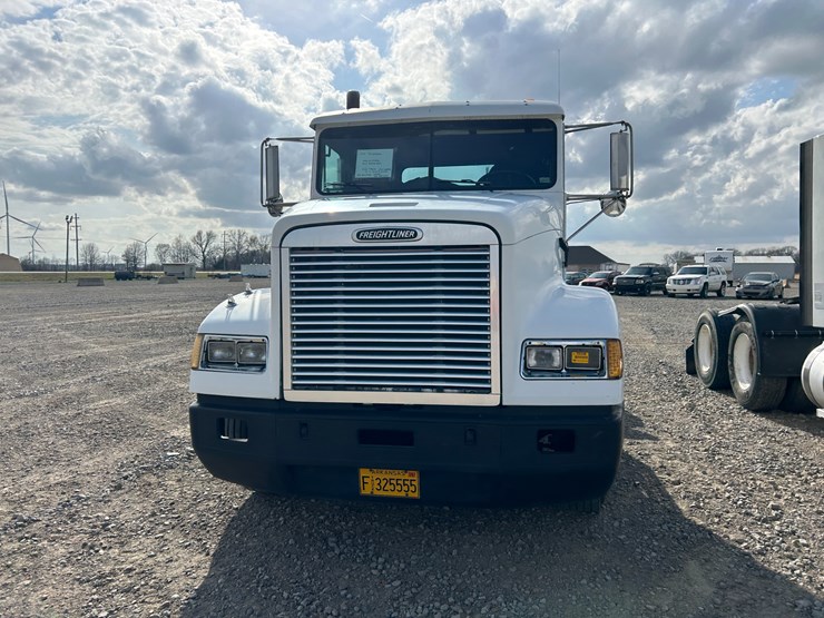 #39248-•-2000-freightliner-fd1-t/a-single-cab-truck-tractor-1fuy3mcb2ylb03327-image-2