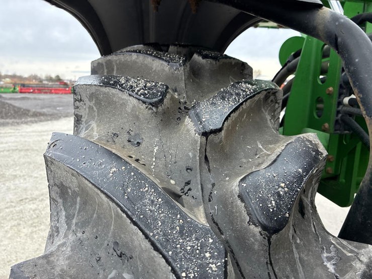 2015-john-deere-r4038-image-66