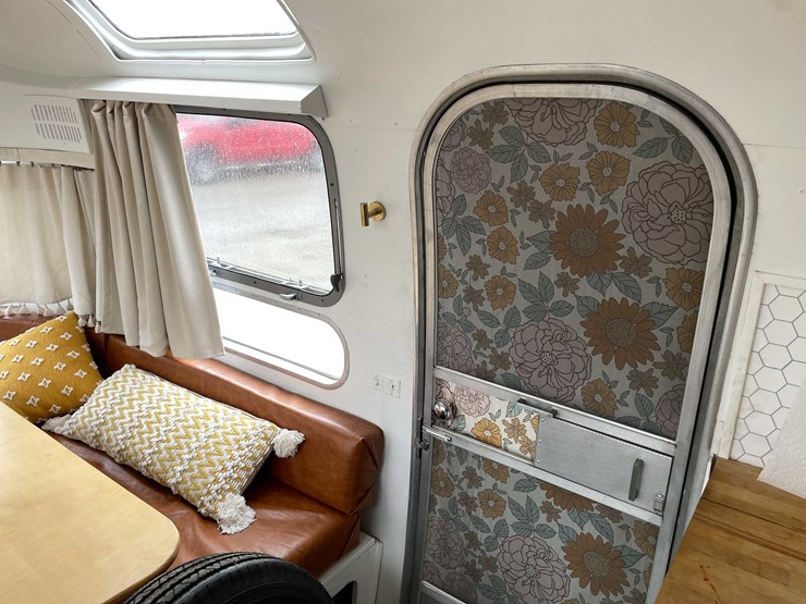 #1435-•-1978-airstream-land-yacht-31'---fully-remodeled,-road-ready-(has-wi-title)-(of)-image-90