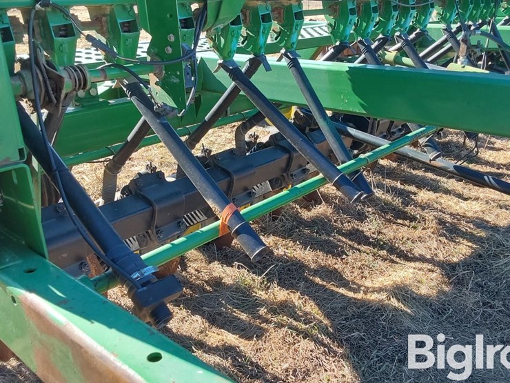 john-deere-750-image-13