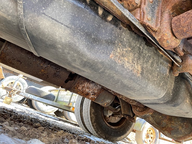 2003-chevrolet-3500-image-28