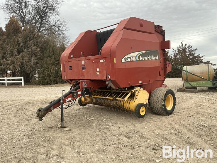 2006-new-holland-br780a-image-1