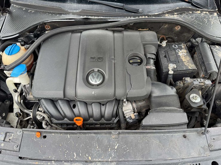 2013-volkswagen-passat-se-4-door-sedan---180,168-miles-image-18