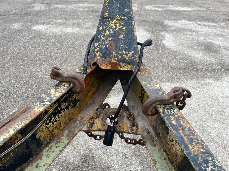 #1434-•-1977-miller-tilt-bed-trailer-(has-wi-title)-(of)-image-31