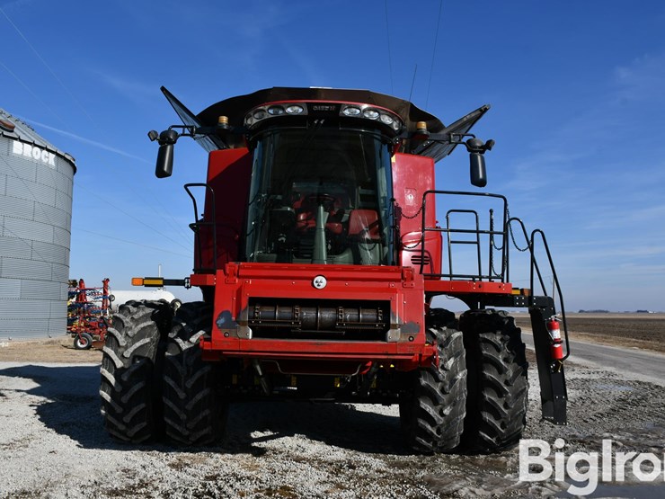 2017-case-ih-8240-image-2