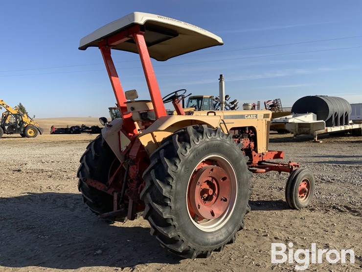 1967-case-830-2wd-tractor-image-5