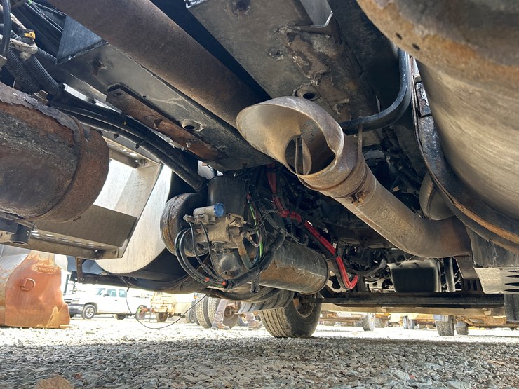 2017-kenworth-t680-image-40