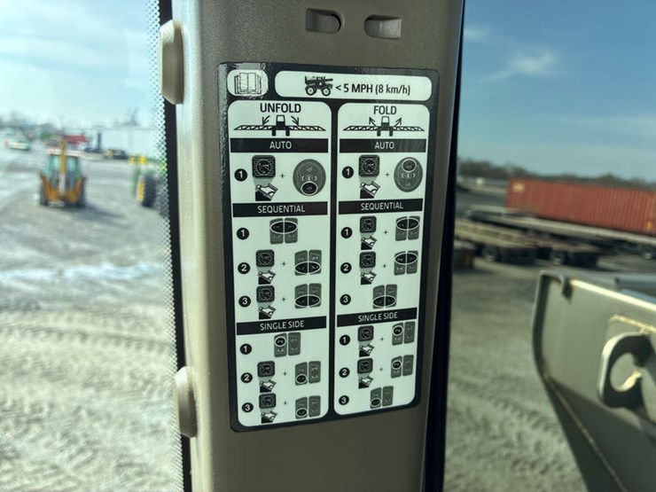 2022-john-deere-600r-image-89